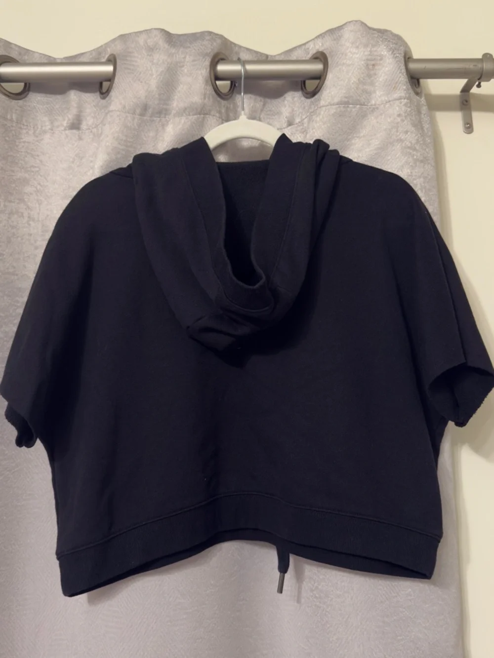 Alo Short-Sleeve Hoodie - Picture 4 of 4